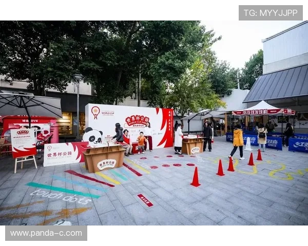 世界杯官方合作伙伴在赛场周边的互动装置